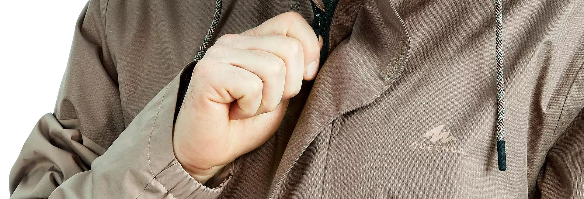 Doğa Yürüyüşünün Vazgeçilmezi: Su Geçirmez Outdoor Yağmurluklar