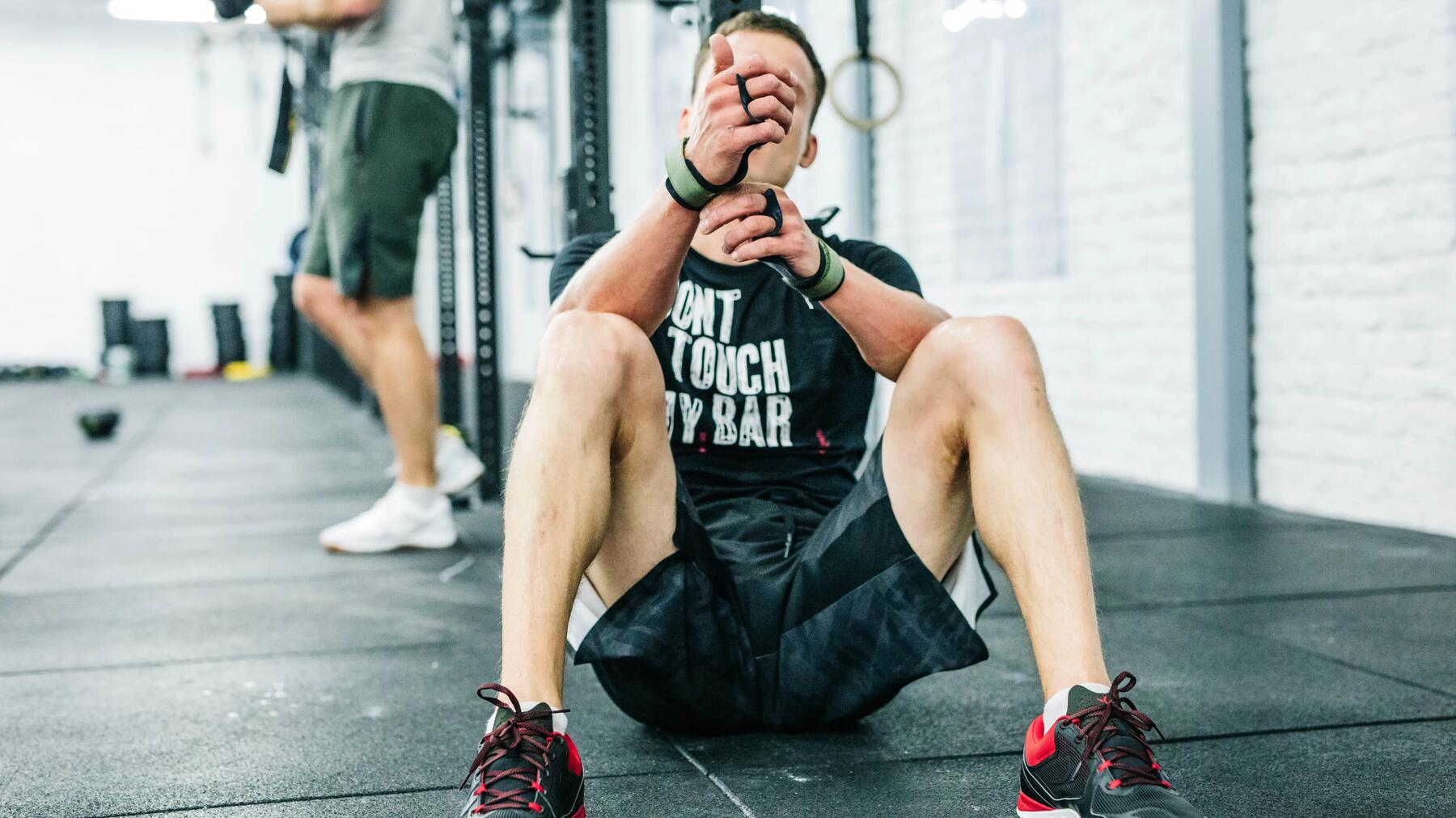 Mann beim Training für den HYROX in CrossFit Halle