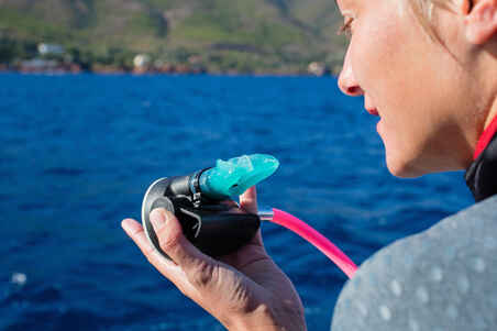 Scuba diving mouthpiece regulator monodensity for women and children in blue