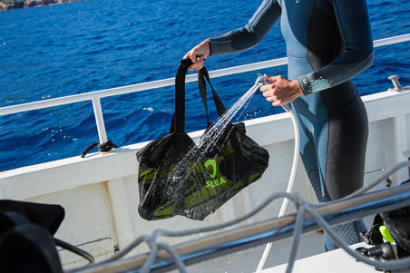 Crna mrežasta torba za ronjenje s bocom (70 l)