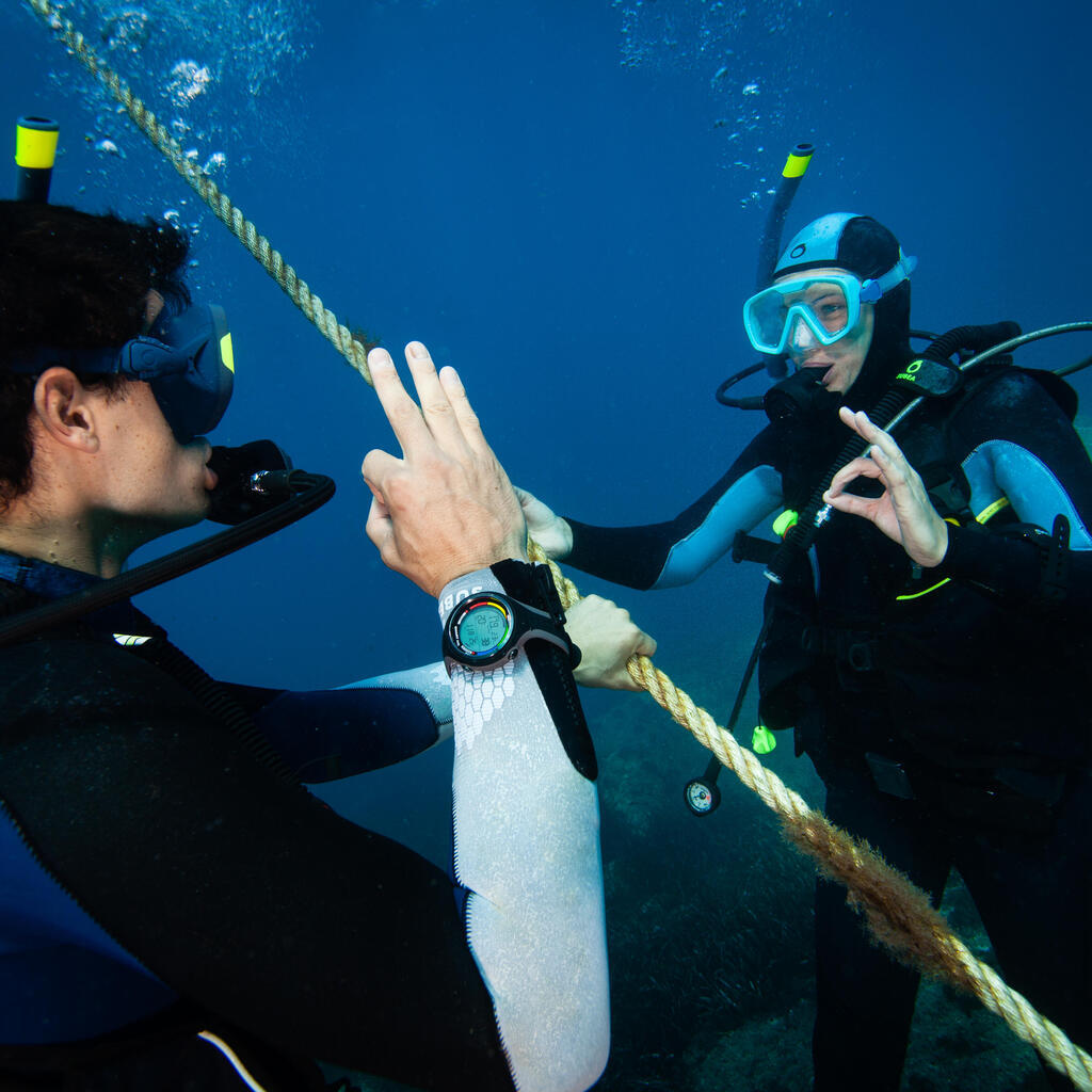 Γυναικεία,ολόσωμη στολή SCUBA diving 5,5 mm SCD 100