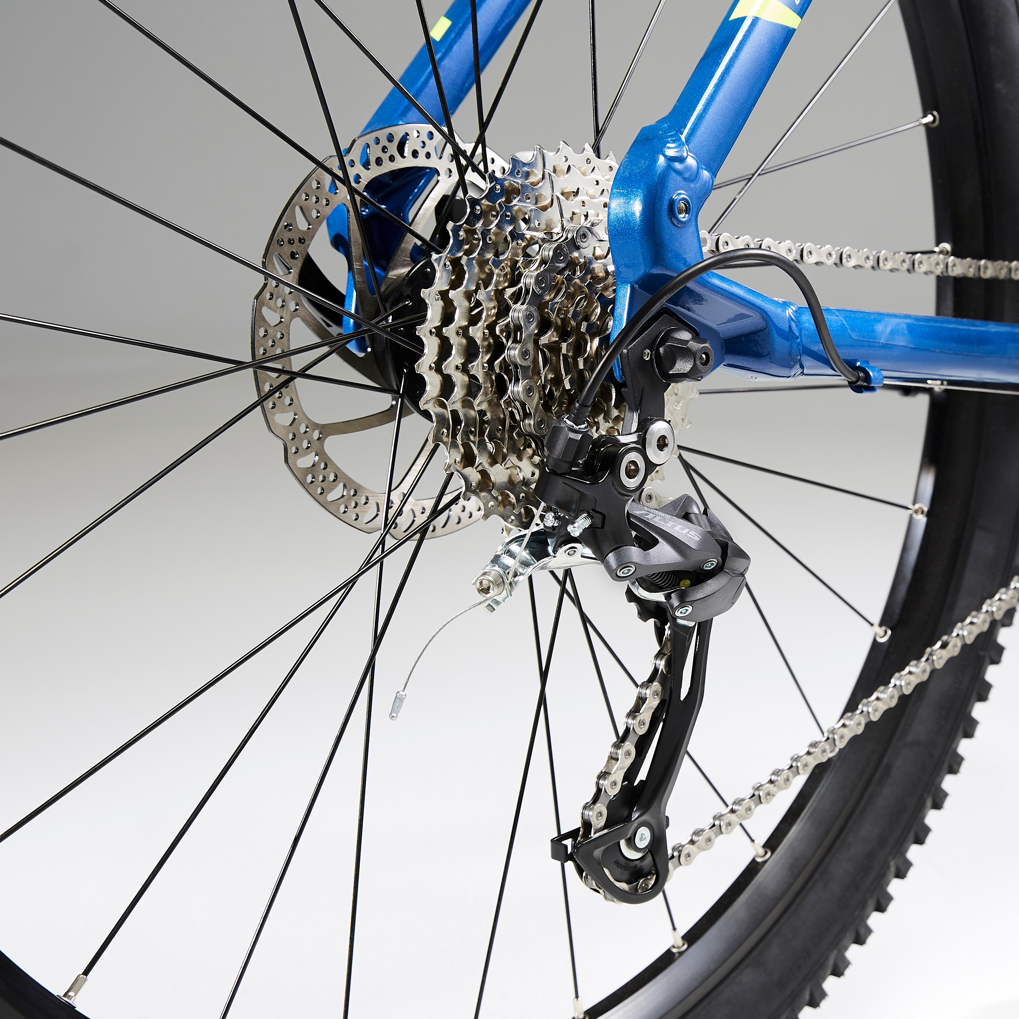 Ajustar los frenos traseros de la BTT ROCKRIDER ST 100