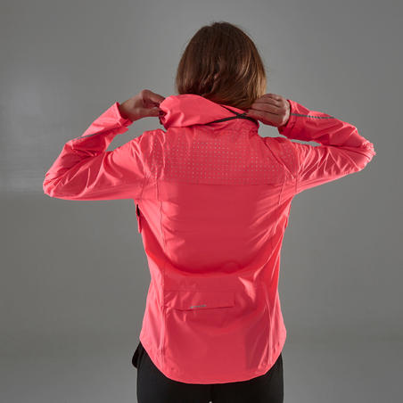 Жіноча куртка 100 для їзди на велосипеді, водонепроникна - Рожева