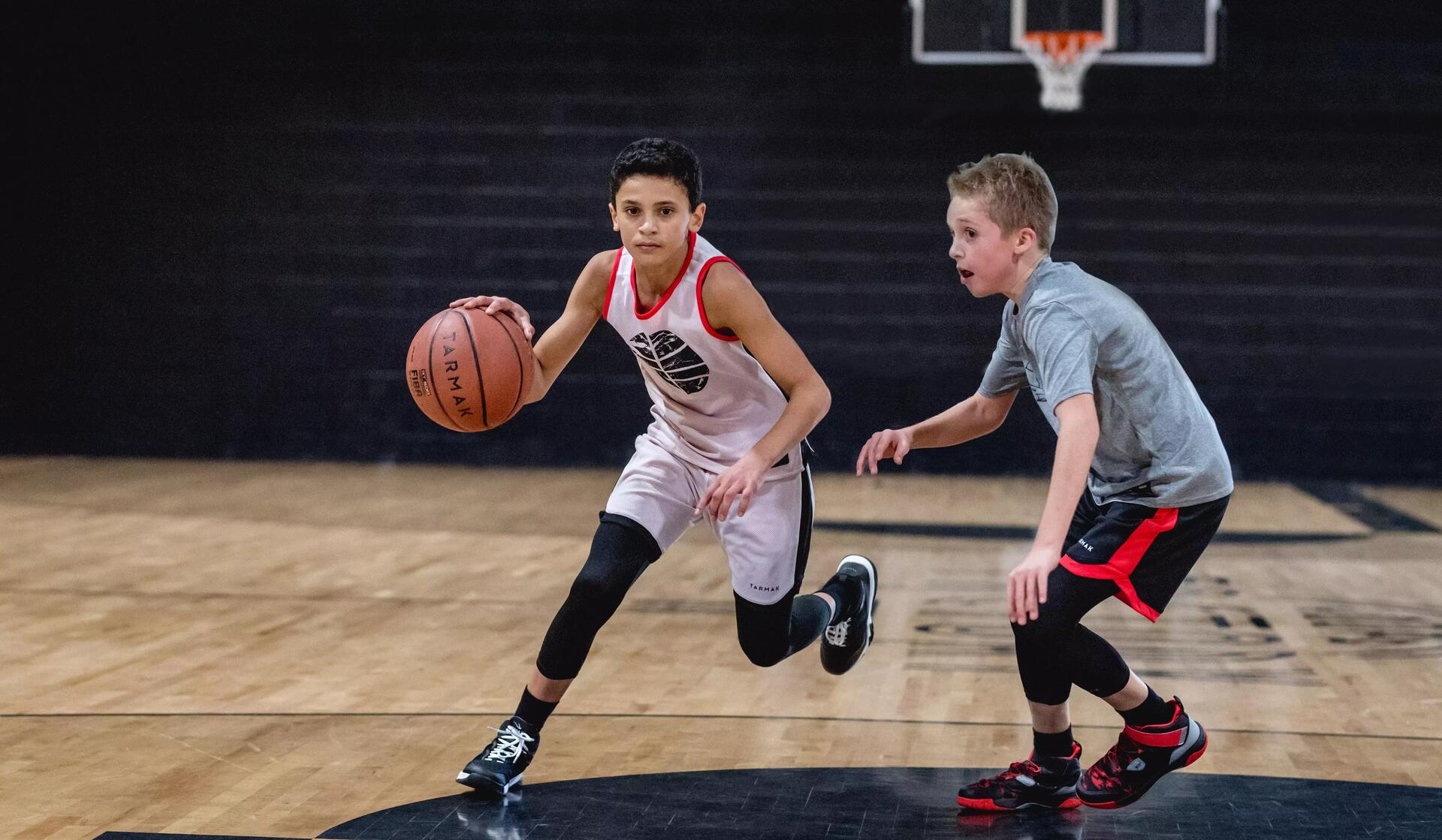 basketball debardeur enfant fille et garçon de basket 500 réversible