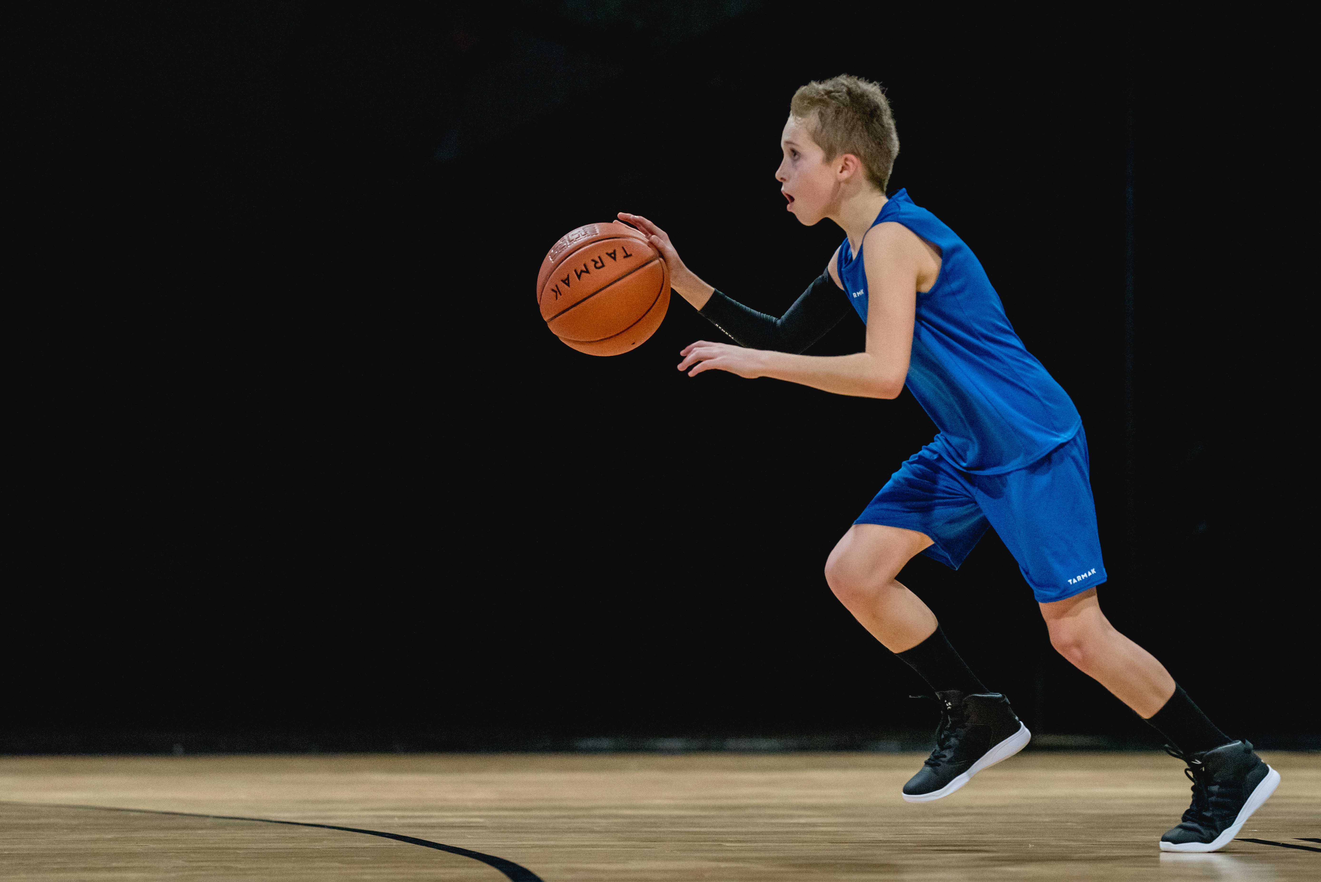 Kids' Beginner Basketball Shoes - SS100 Black - TARMAK