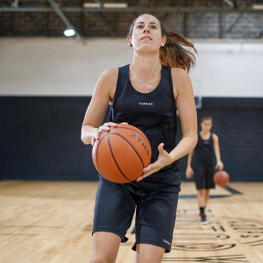 Basketballtrikot ärmellos T100 Damen schwarz