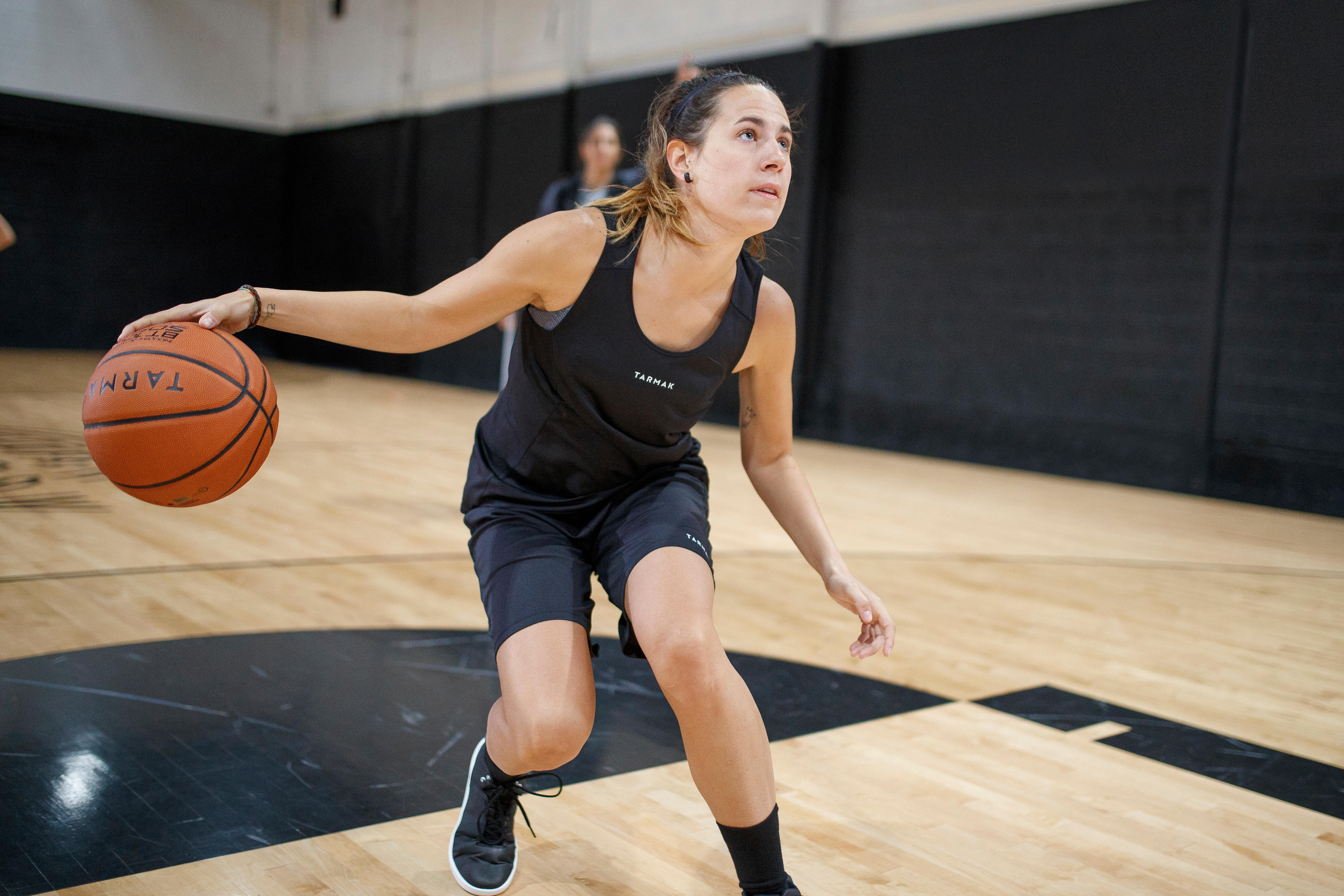 SHORT DE BASKETBALL FEMME NOIR SH100 Decathlon