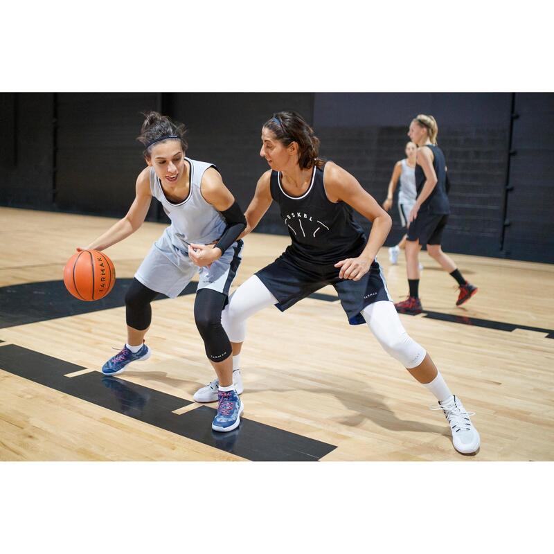 Camiseta de Baloncesto Reversible T500R Mujer Negro y Gris