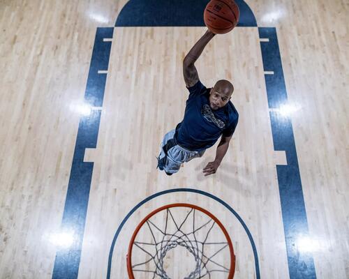 bien s'échauffer au basketball