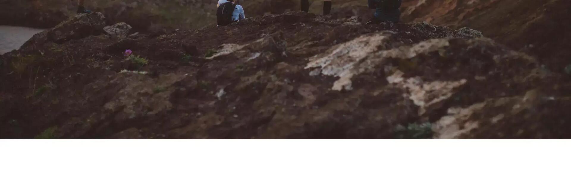 trail trekking