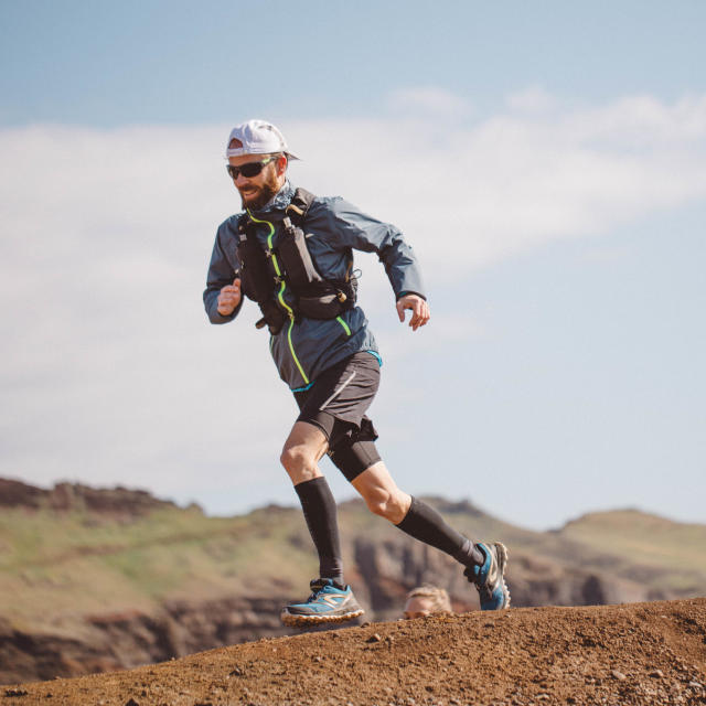 Vêtements de trail: vestes, t-shirts et shorts fonctionnels