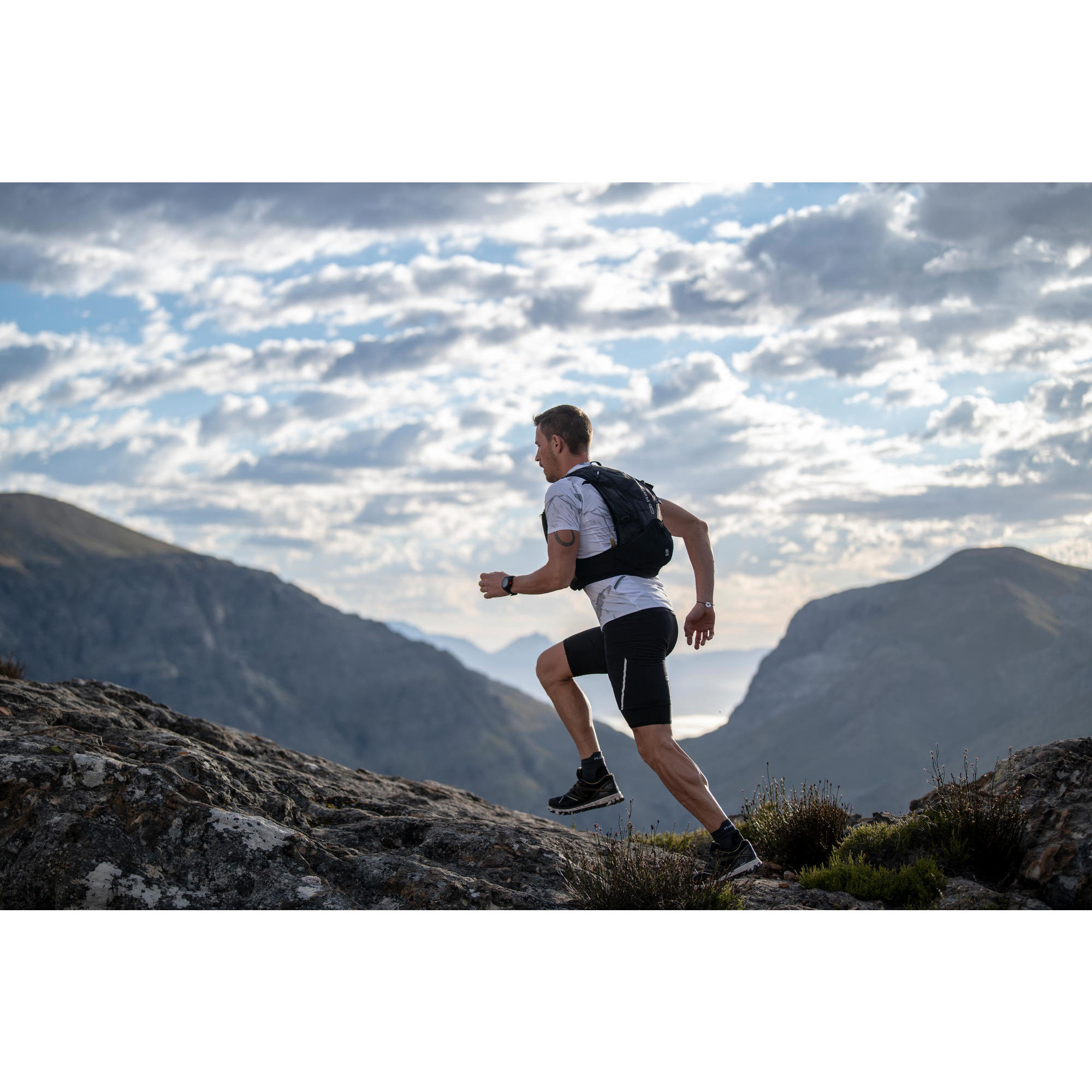 trail running backpack decathlon