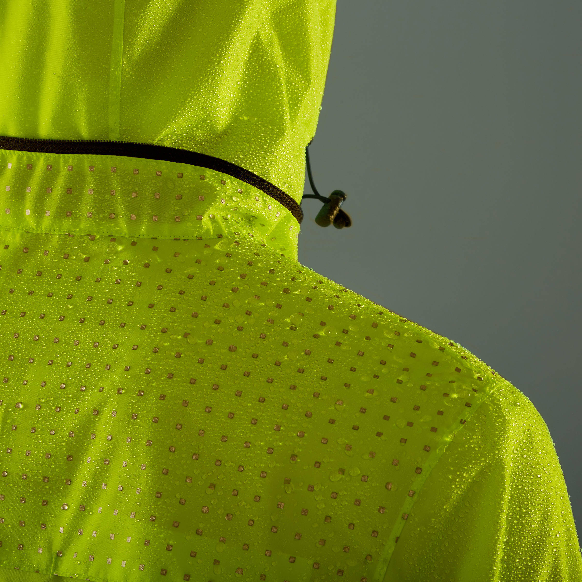 100 Cycling Rain Jacket - Neon Yellow -  3