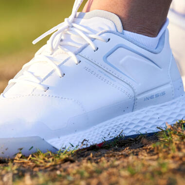 Les chaussures de golf : l'accessoire discret d'une importance essentielle