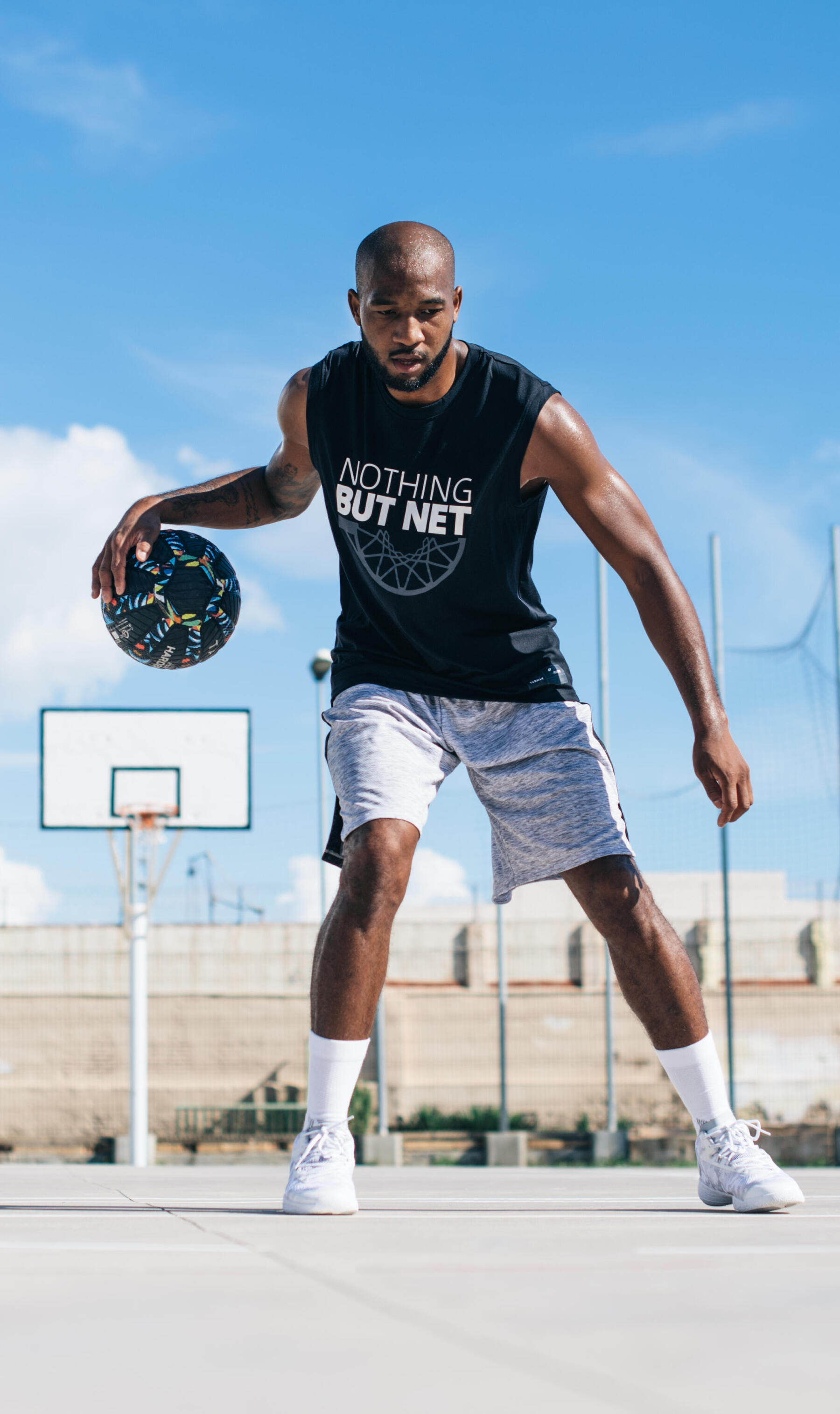 entraînement-dribble-exercices-ballon-basketball-homme