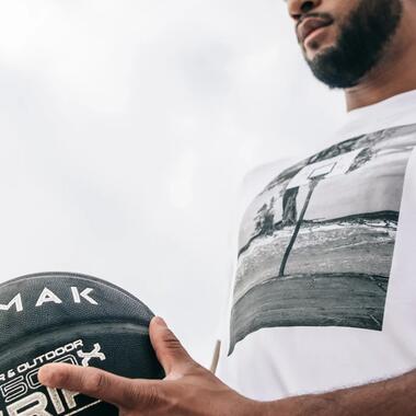 play-basketball