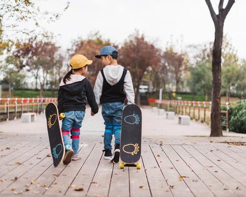 Comment utiliser un skateboard pour enfant : 5 exercices avec le play100 