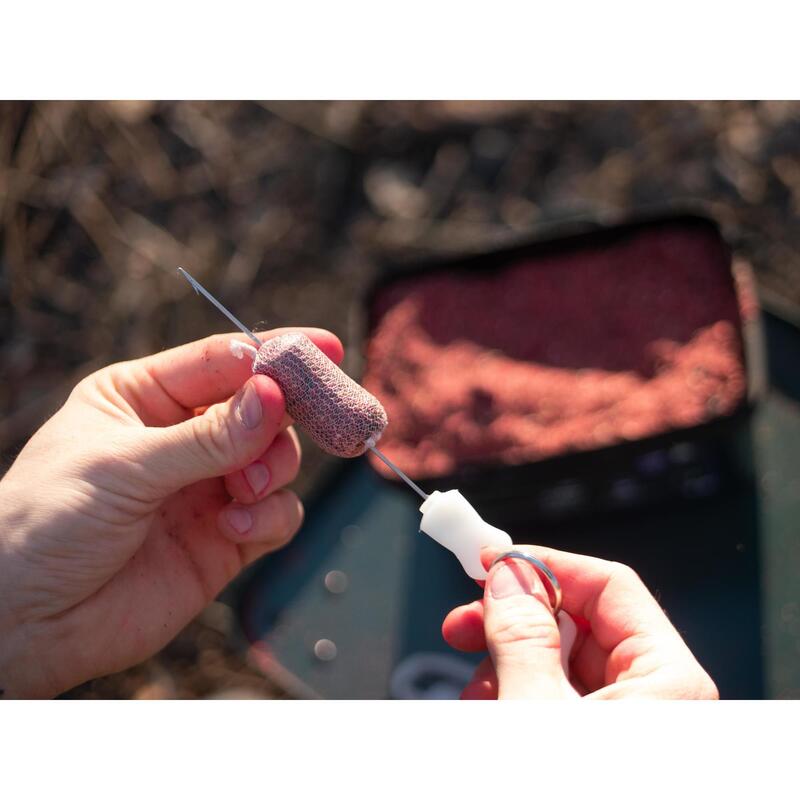 Aguja con boilies para la pesca de la carpa PVA NEEDLE. 