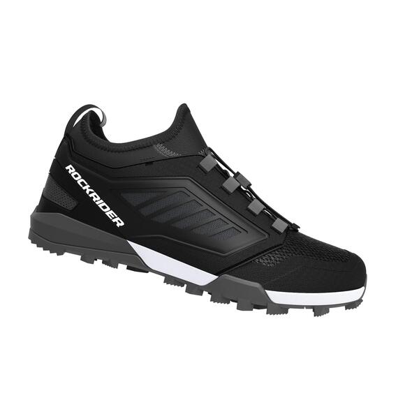 Zapatilla negra Rockrider ST500 con lazada rápida y suela taqueada
