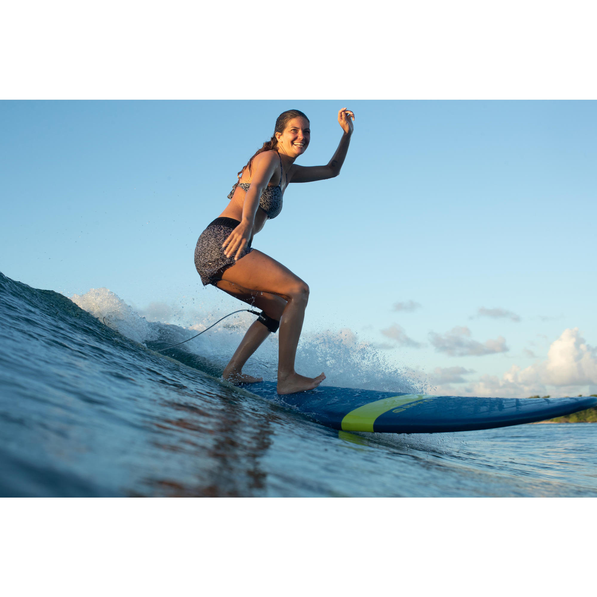 Boardshort surf femme TINI ETHNI avec ceinture elastiquee et cordon de serrage OLAIAN Decathlon