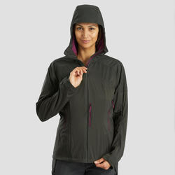 Softshell de montaña y trekking con capucha Mujer Forclaz Trek900 verde