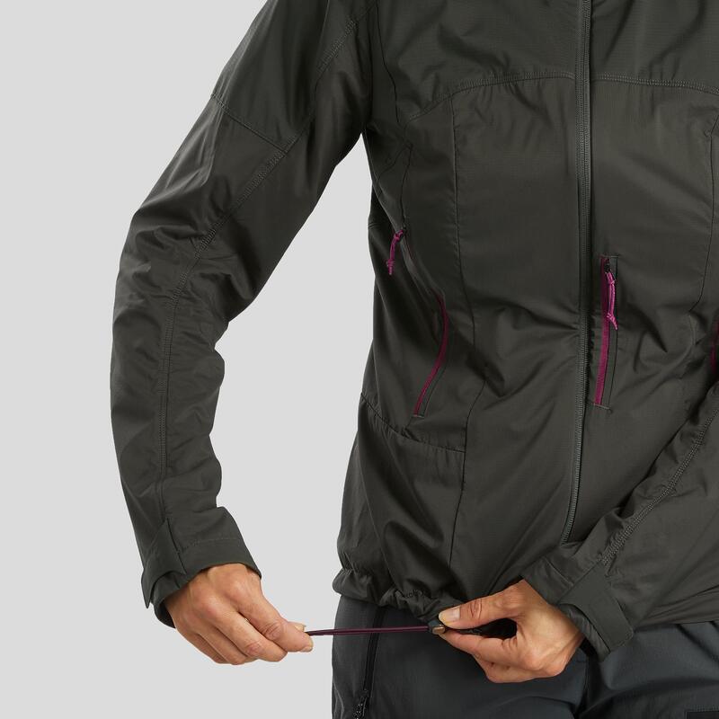 Geacă cu protecție împotriva vântului Softshell Trekking MT900 Kaki Damă