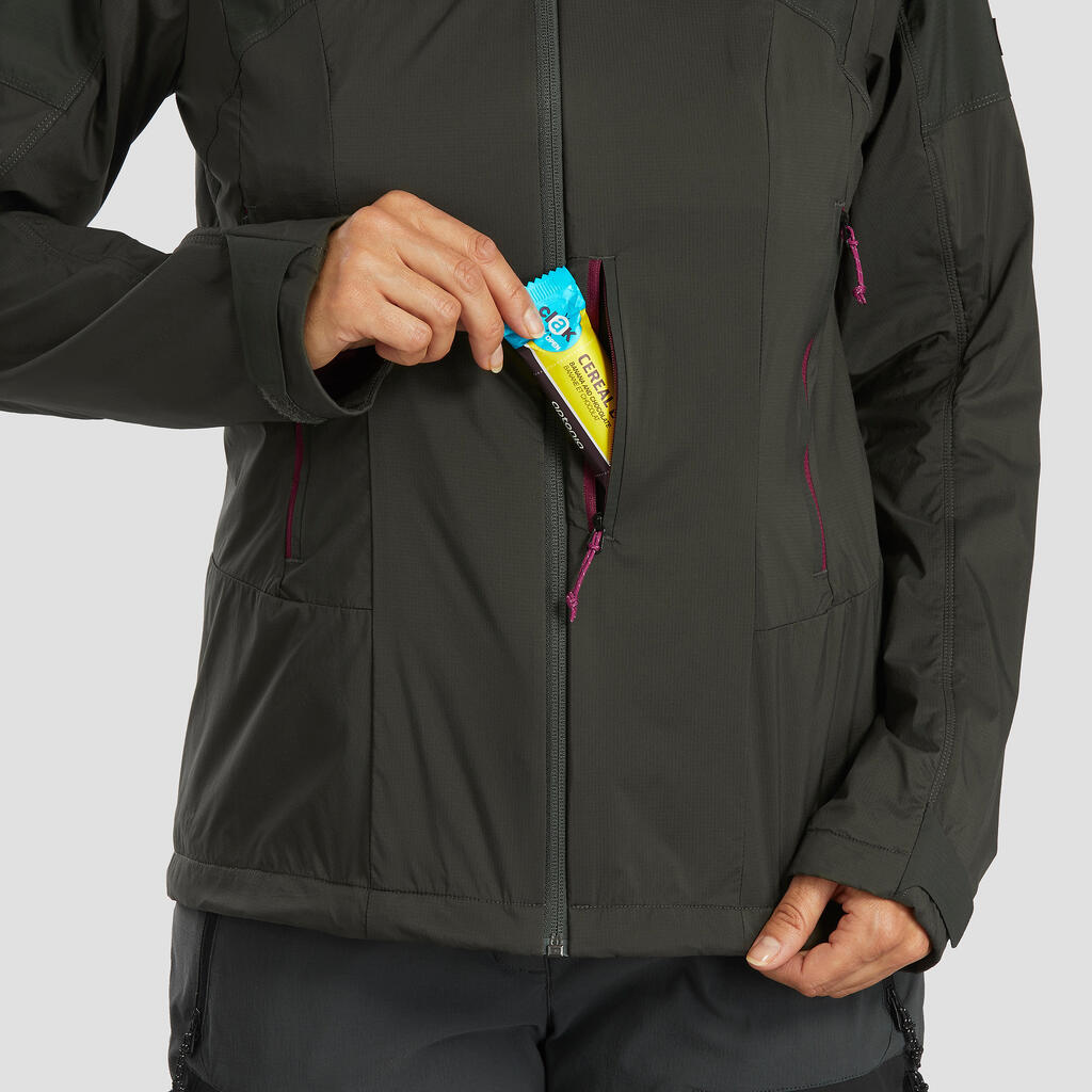 Dámska softshellová vetruvzdorná bunda Trek 900 na horskú turistiku tmavomodrá