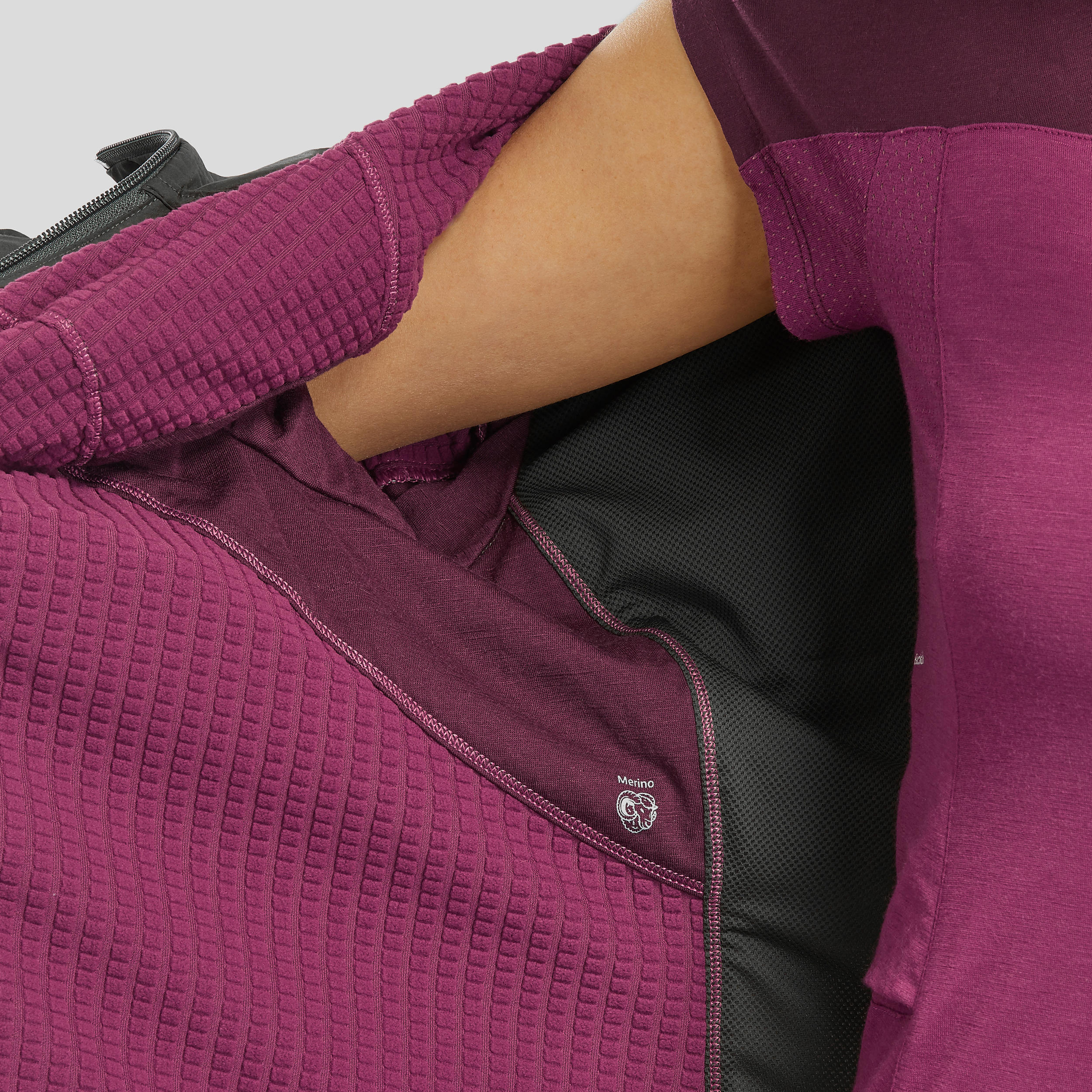 Softshell de montaña y trekking con capucha Mujer Forclaz Trek900 verde 8/10