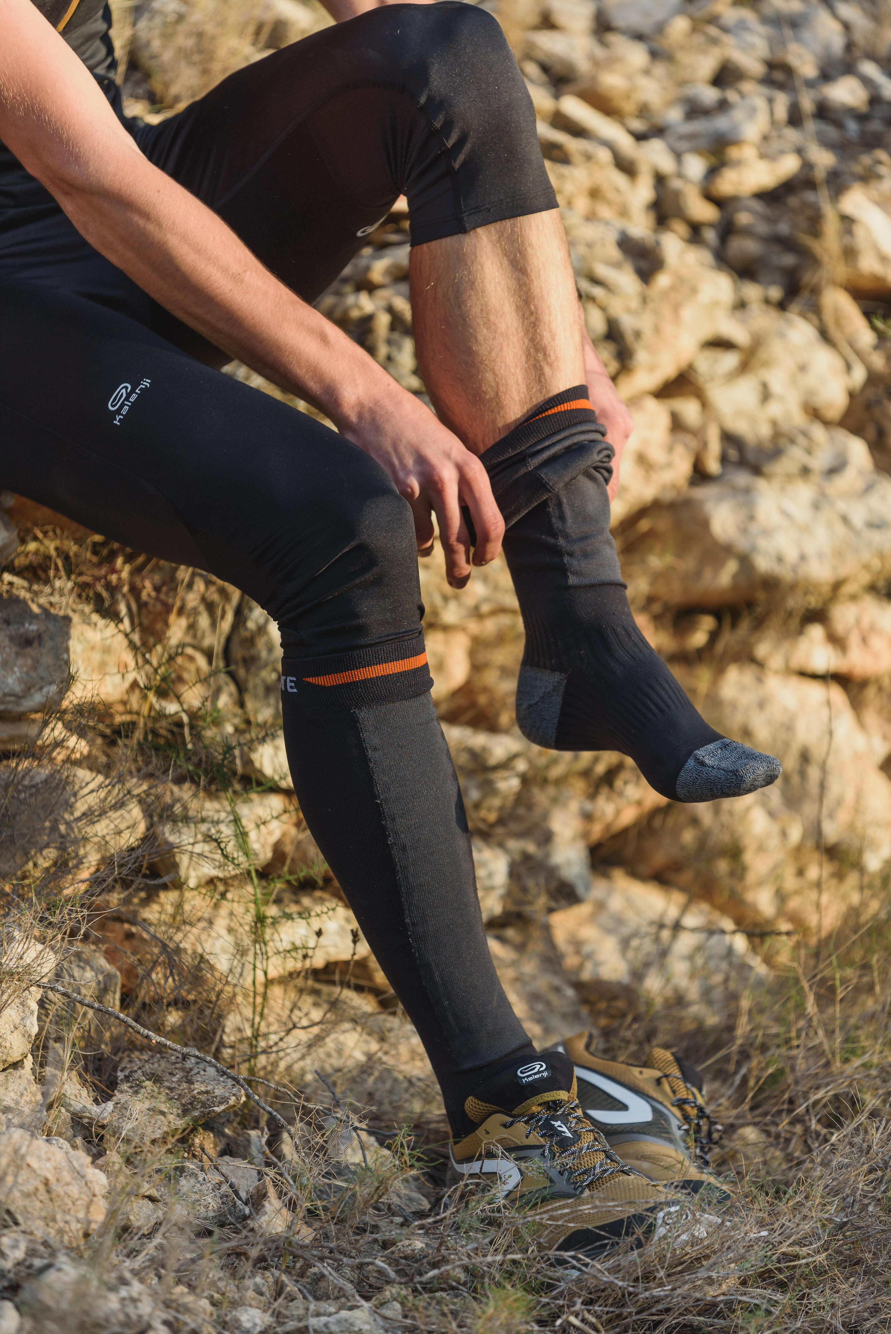 CHAUSSETTES HAUTES POUR COURSE D'ORIENTATION NOIRES 20/22