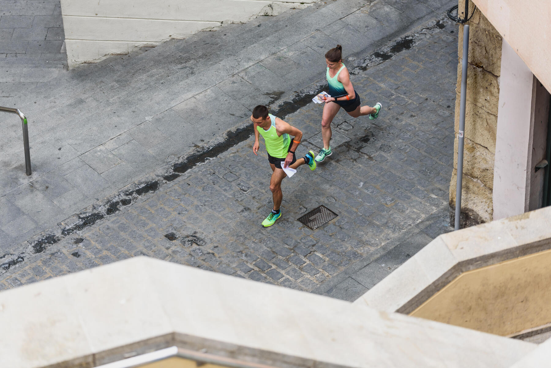 femme qui essaye le fartlek