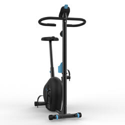 Decathlon Sintra - Pedala AO TEU RITMO com a Bicicleta Estática Essential  da DOMYOS! Tem uma ótima fluidez de pedalagem e uma consola com 4 funções  (calorias, distância, tempo e velocidade). Agarra