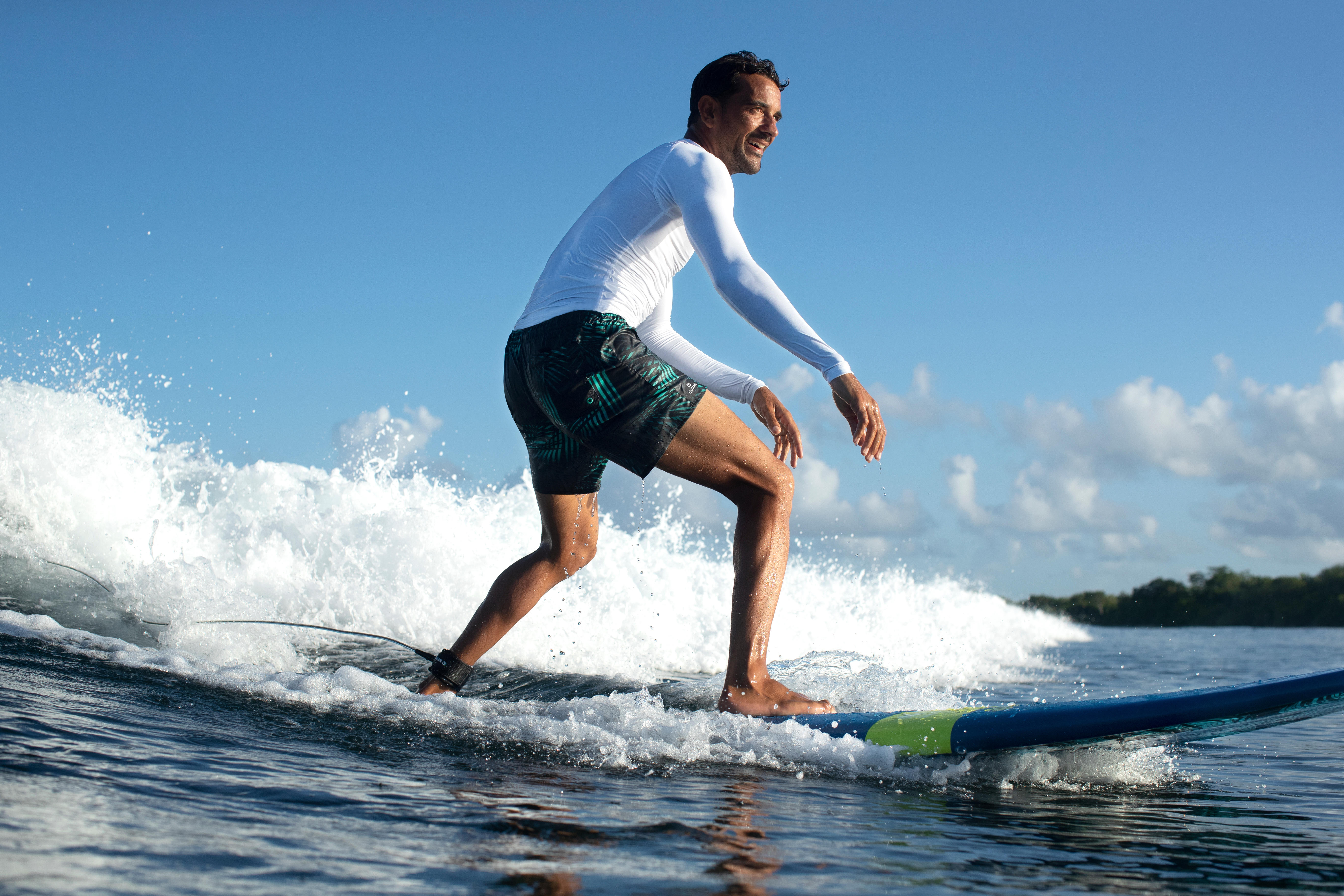 T-shirt de surf anti-UV à manches longues 100 – Hommes - OLAIAN