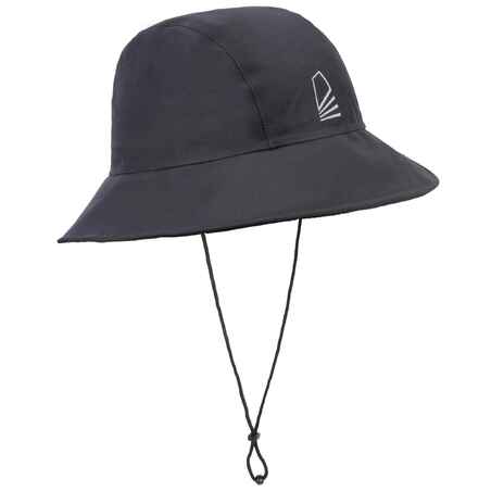 Črn vodoodporen jadralni klobuk 900