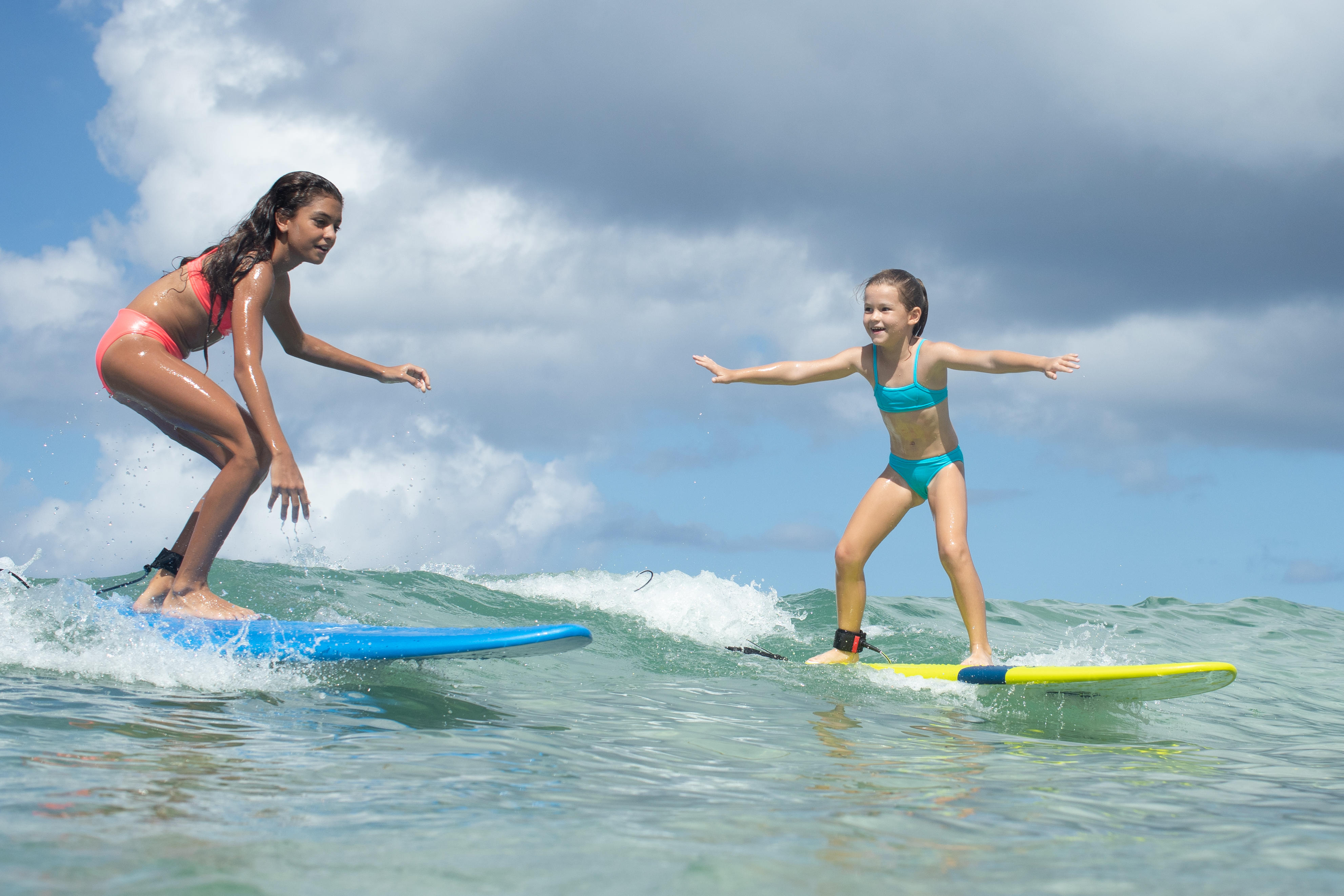 Two-piece surfing swimsuit bikini top bali 100 - Girls - Turquoise blue -  Olaian - Decathlon