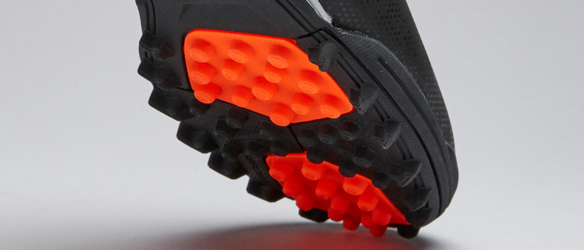 crampon foot terrain synthetique