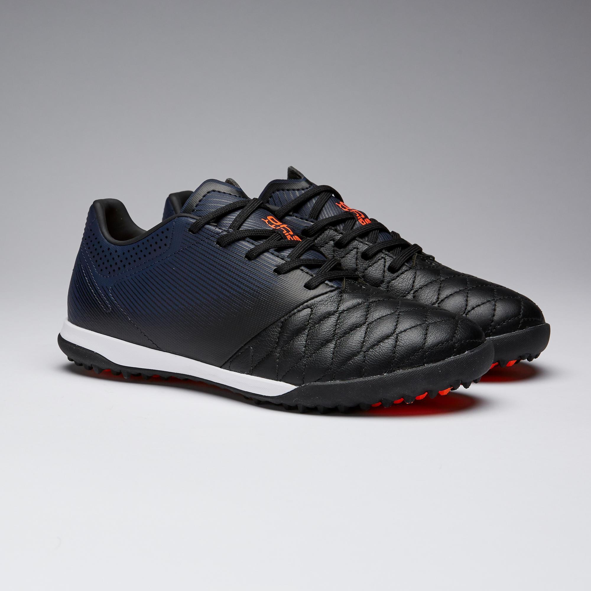 kids black football boots