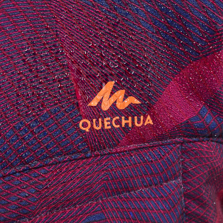 Куртка пуховая походная для детей 7-15 лет фиолетовая с принтом MH500