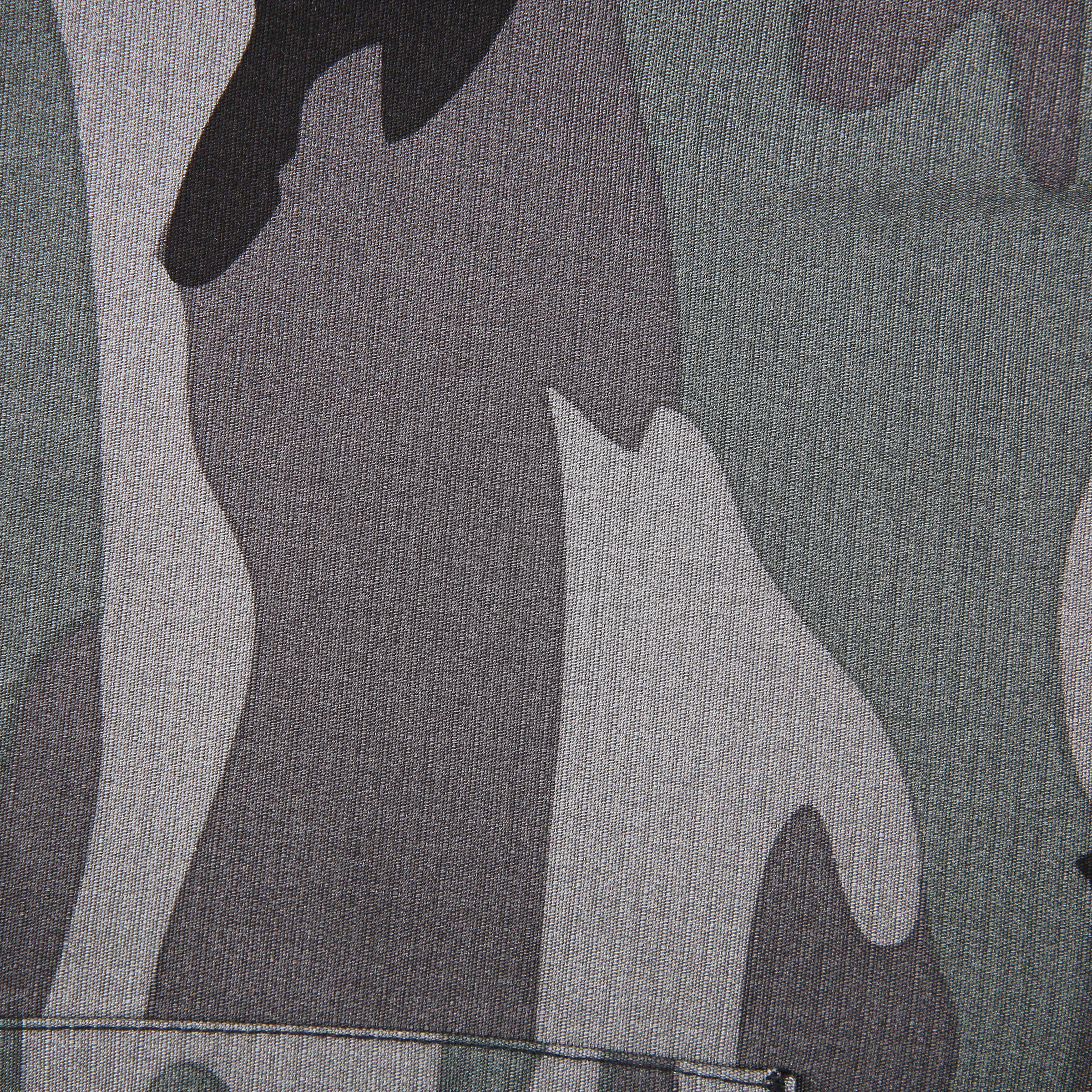 Jagdshorts/Bermuda Shorts 500 Cargo Camouflage Woodland schwarz 15/36