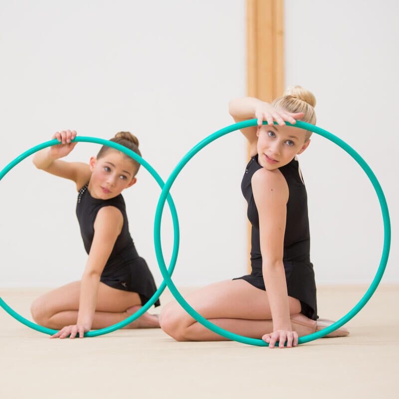 GLI ELEMENTI TECNICI SPECIFICI DEGLI ATTREZZI DELLA GINNASTICA RITMICA