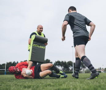conseils-skills-rugby-comment-s'entrainer-avec-sacs-et-boucliers-de-plaquage conseils-skills-rugby-comment-s'entrainer-avec-sacs-et-boucliers-de-plaquage