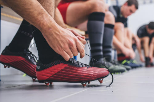 conseils-comment-choisir-des-chaussures-de-rugby-Offload-R500