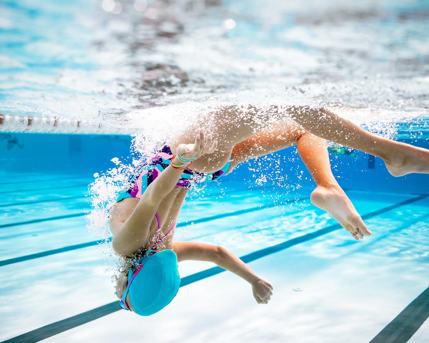 Enfant sous l'eau