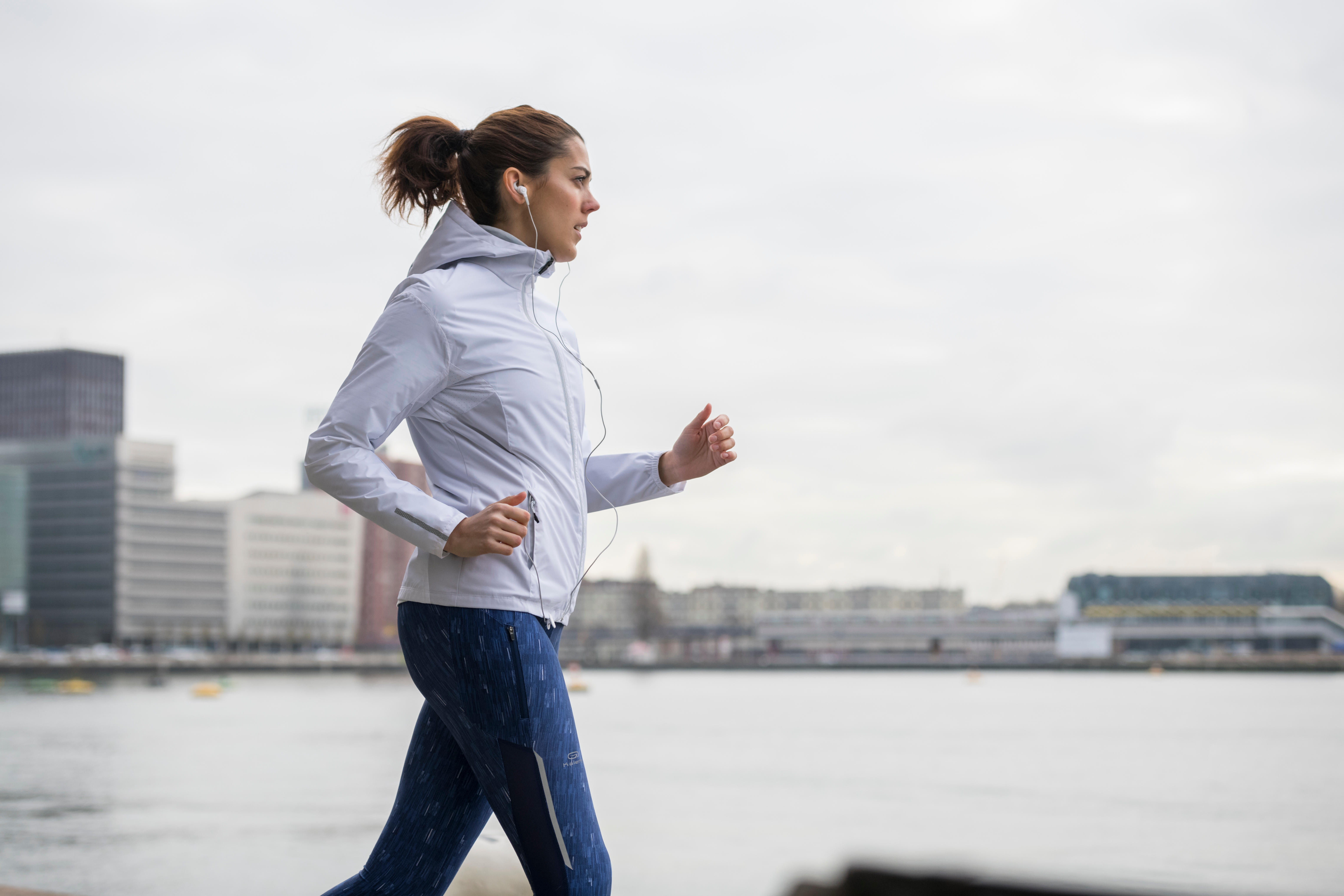 Decathlon ladies running jacket discount