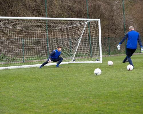 Comment s'improviser gardien de football pendant un match