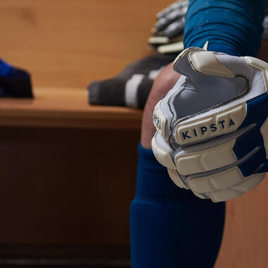 COME SCEGLIERE I GUANTI DA PORTIERE | DECATHLON