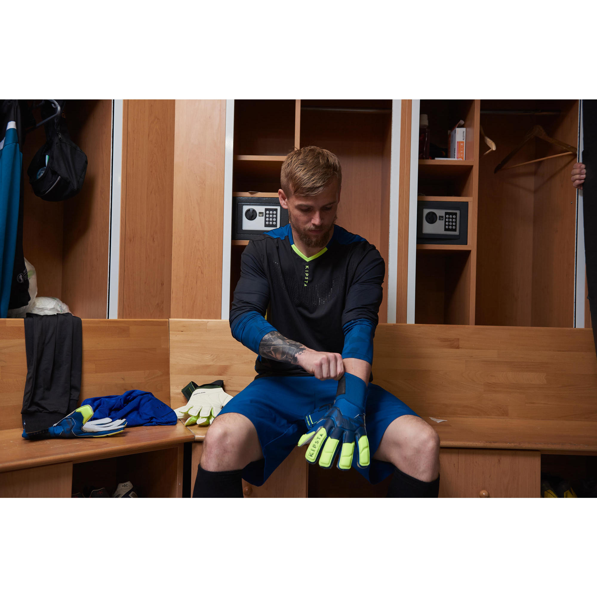 Перчатки вратарские взрослые F500 желто-синие KIPSTA