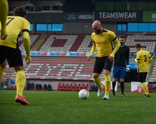 Jouer au football après 35 ans : nos conseils pour les vétérans