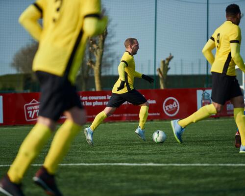 comment jouer au foot