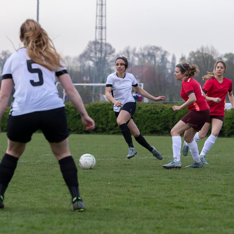 4 stereotypes about women's football