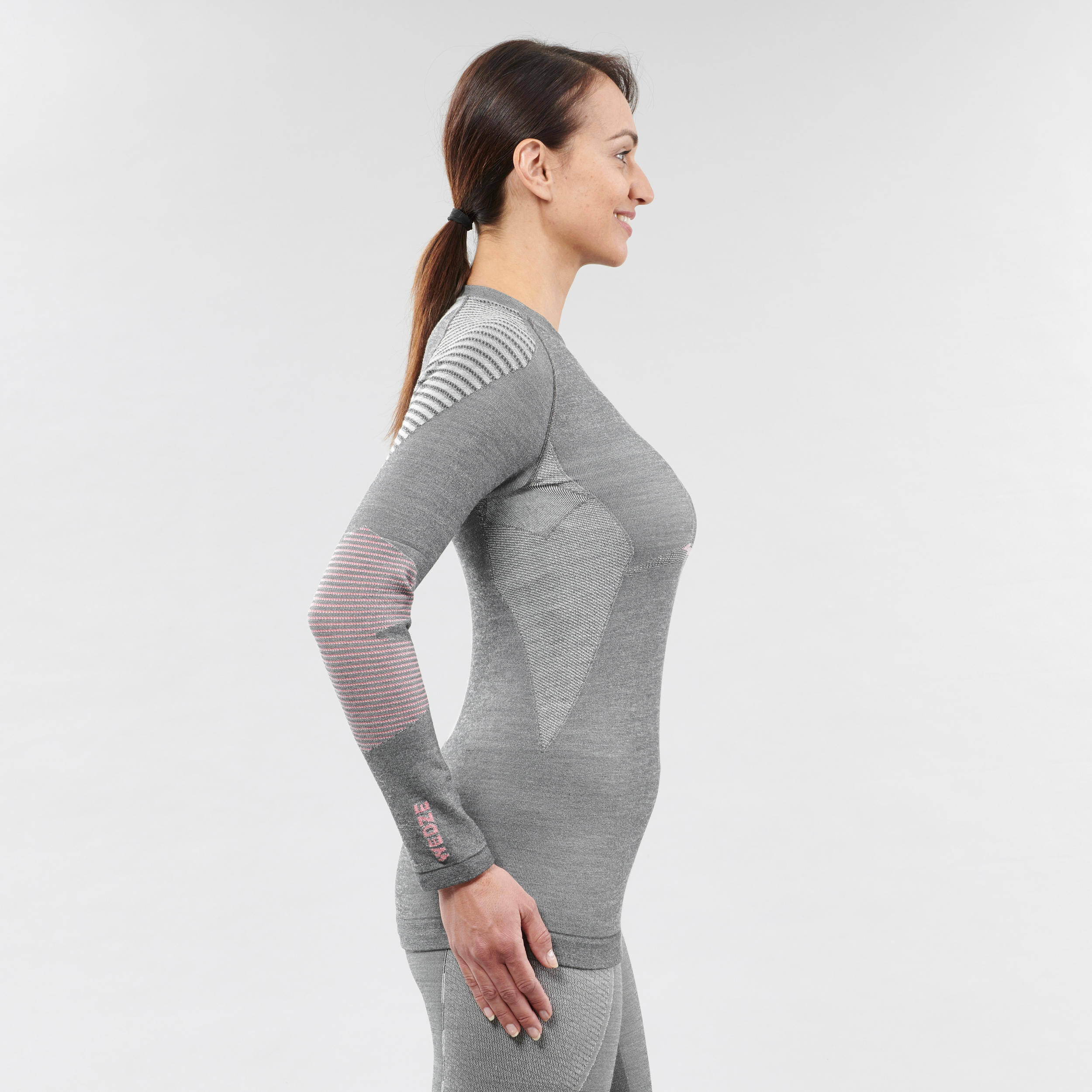 Women's 900 Merino wool seamless thermal base layer ski top - grey/pink -  3